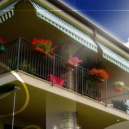 住宿加早餐酒店 Ladi's